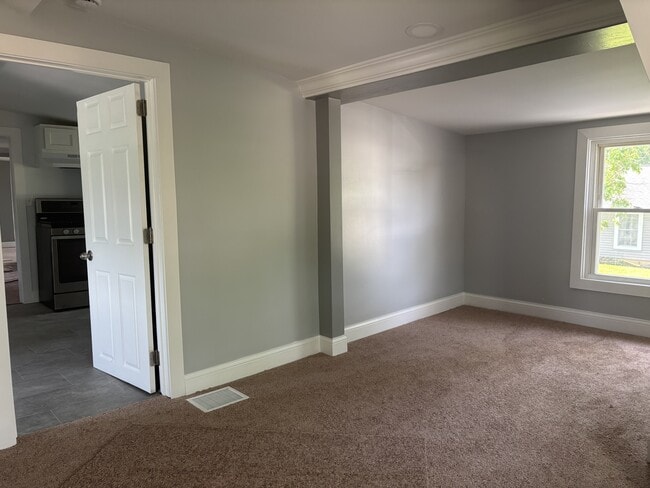 Building Photo - 1204 Parkamo Ave