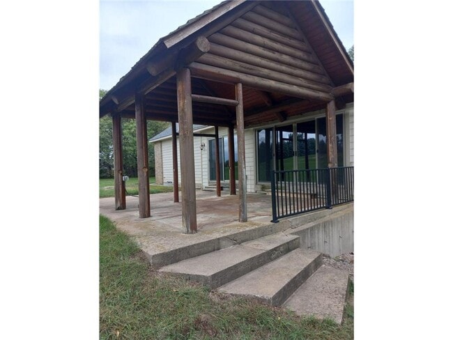 Building Photo - 8344 Parrish Ave NE