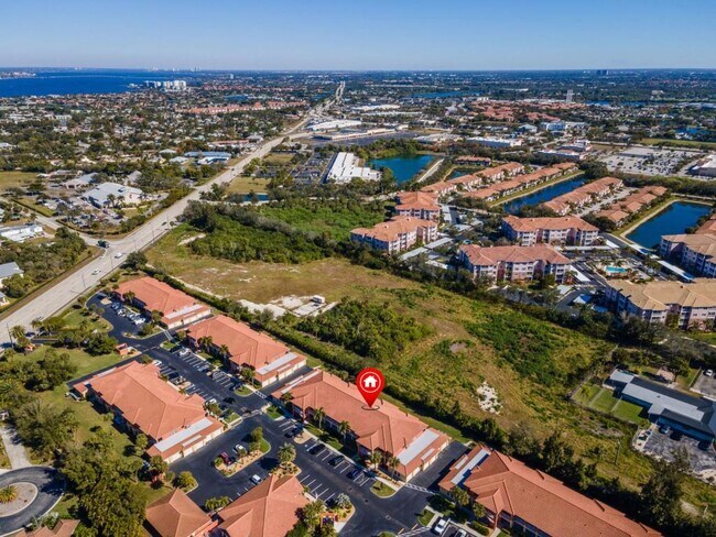 Building Photo - 15989 Mandolin Bay Dr