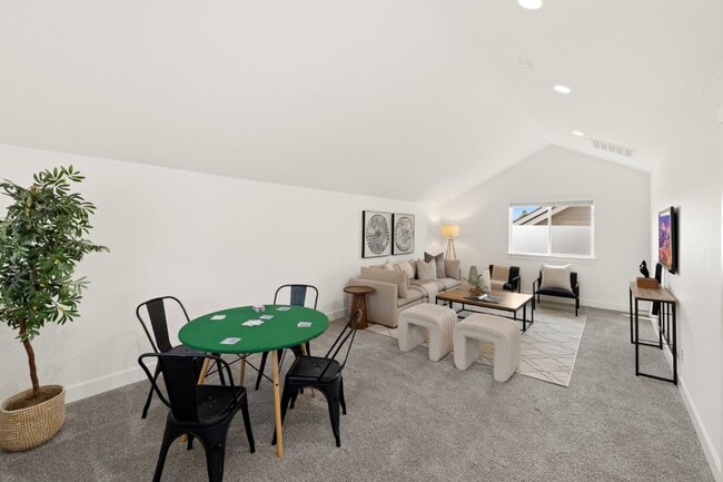 Building Photo - 4Bd/3.5Ba Covington House