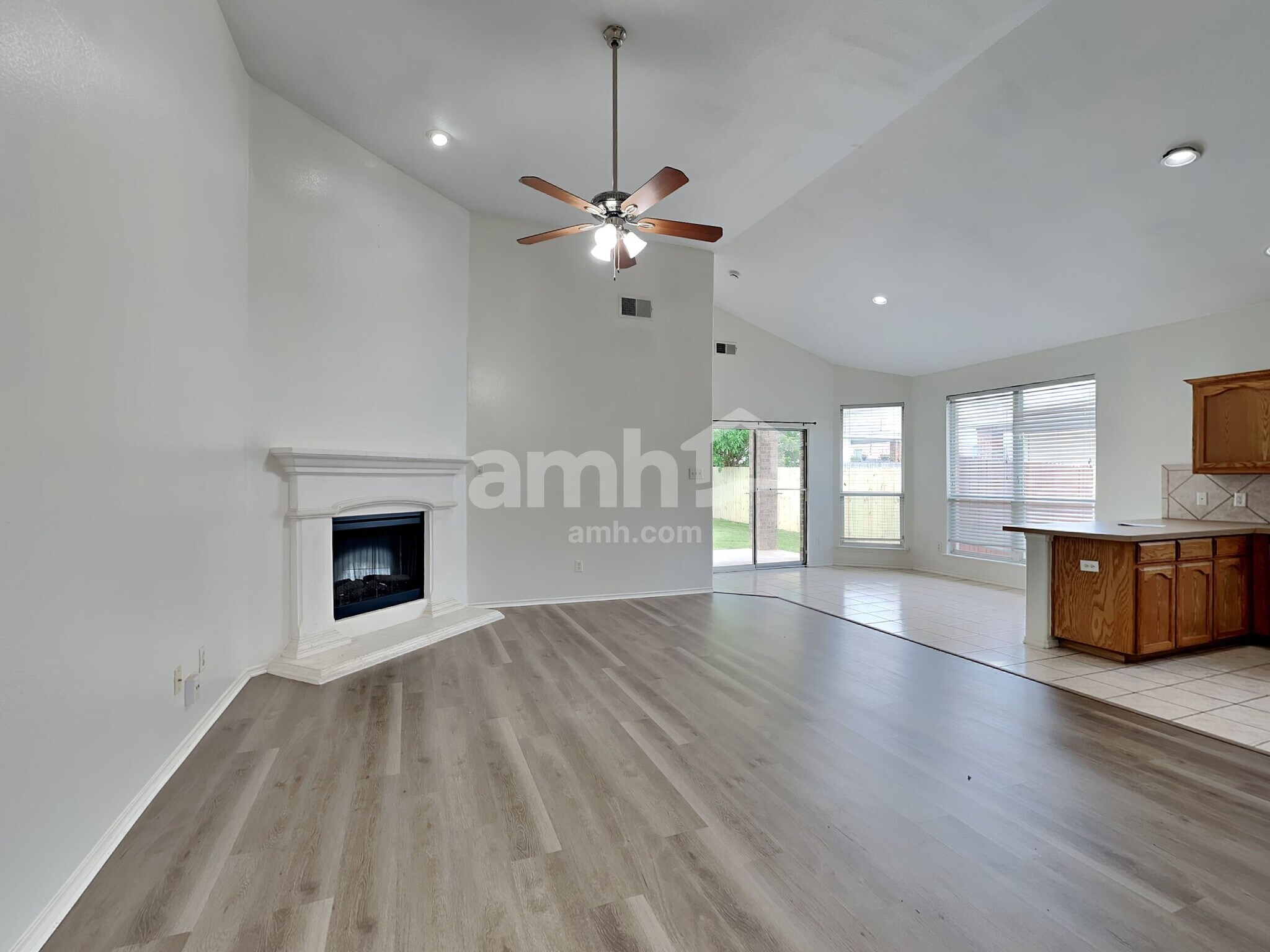 Building Photo - 1105 Skylark Dr