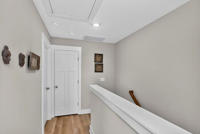 Building Photo - 1525 White Tip Ln