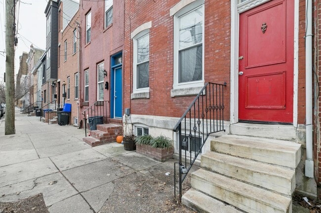 Building Photo - 1228 Catharine St