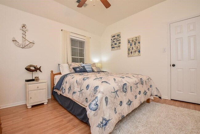 Building Photo - 18415 Little Fawn Dr