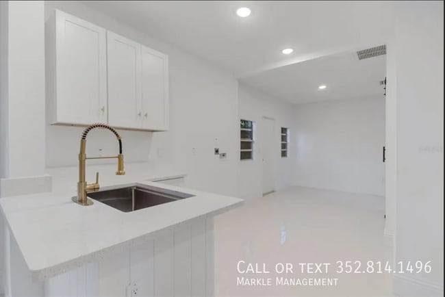 Building Photo - 5240 Alleman Dr