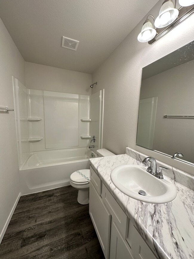 Building Photo - *Pre-leasing* Three Bedroom | Two Bath Hom...