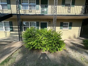 Building Photo - Washington Square Apartments #23