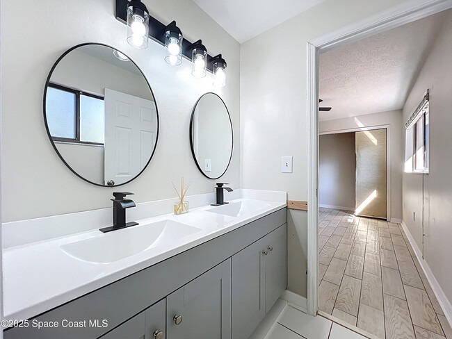 Building Photo - 640 Casa Grande Dr