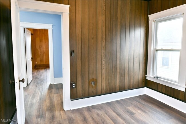 Building Photo - 2785 Deforest Rd SE