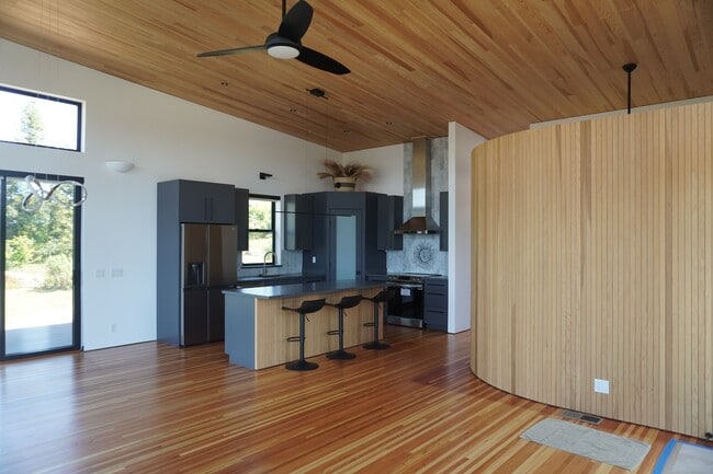 Building Photo - 4330 Parker Hill Rd