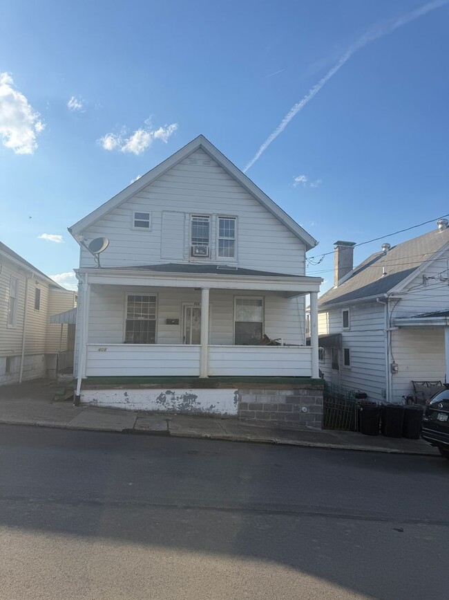 Building Photo - 408 Parkinson St