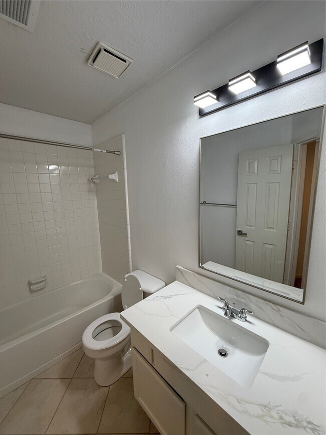 Building Photo - 3642 Heritage Colony Dr