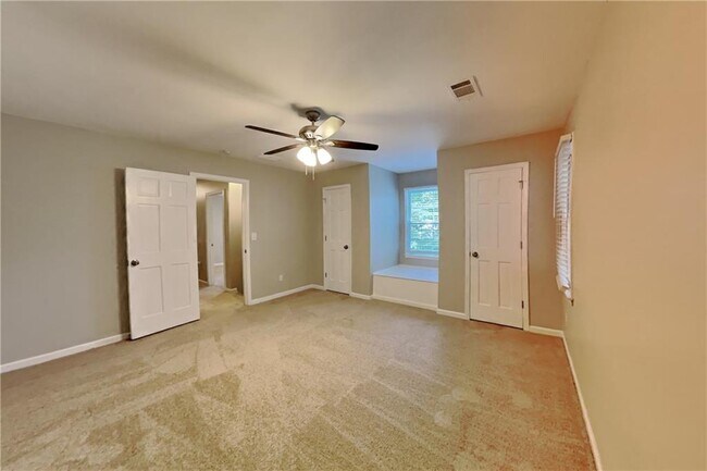 Building Photo - 2358 Marneil Dr NE