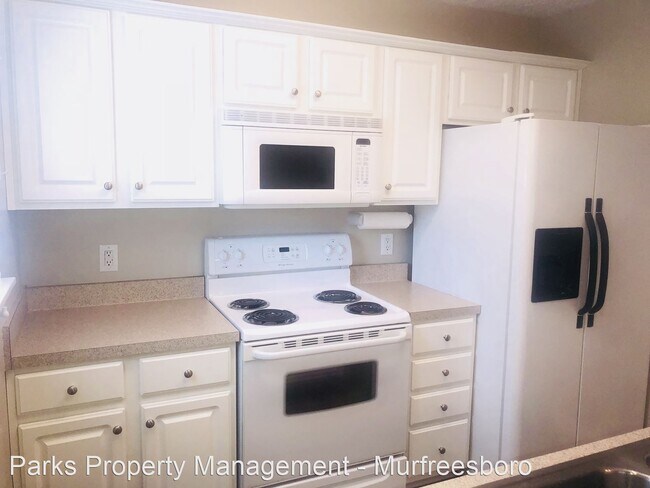 Building Photo - 2 br, 2.5 bath House - 951 Seven Oaks Blvd