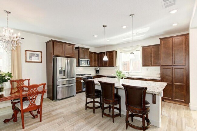 Building Photo - MOVE IN READY!  4 Bedroom Home in Whitney Ranch Rocklin
