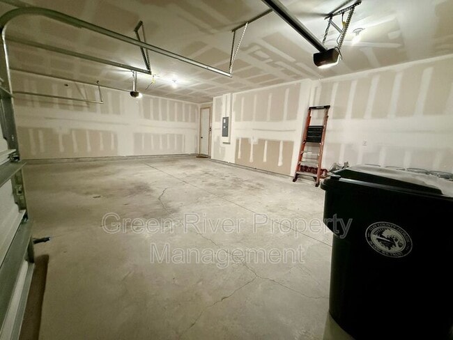 Building Photo - 3435 Auvenshine Wy