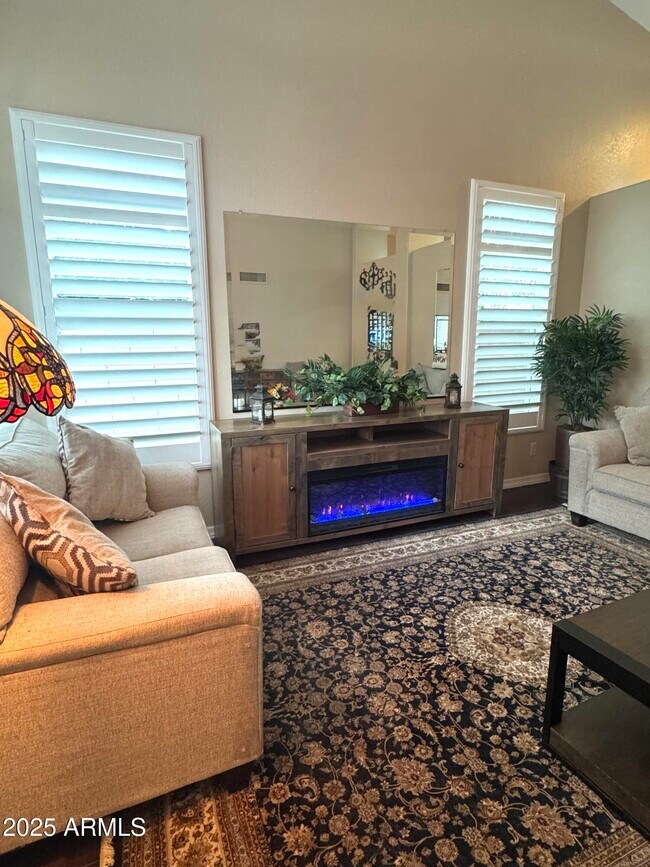 Building Photo - 4435 E Cathedral Rock Dr