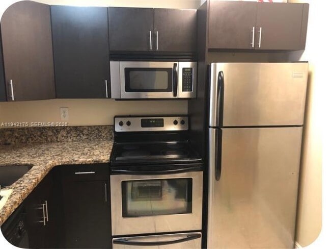 Building Photo - 498 NW 165th St