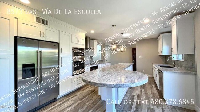 Building Photo - 8573 E Vía De La Escuela