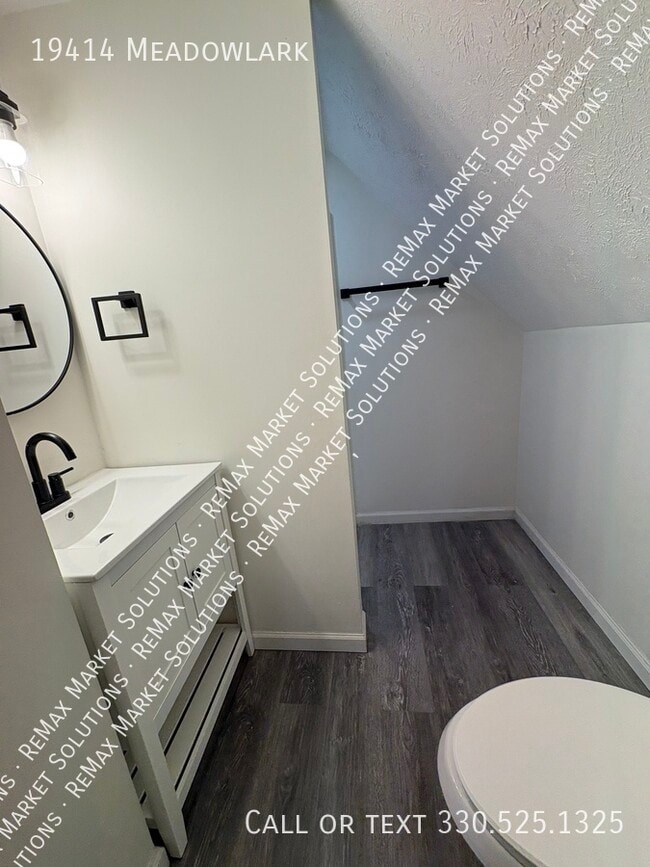 Building Photo - 19414 Meadowlark-