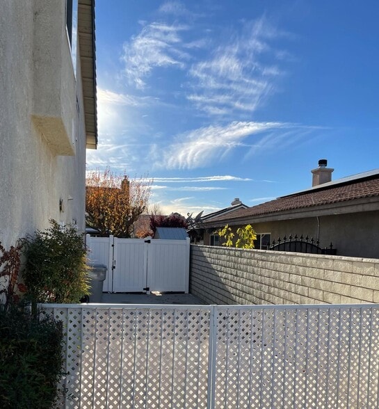 Building Photo - 13960 Driftwood Dr