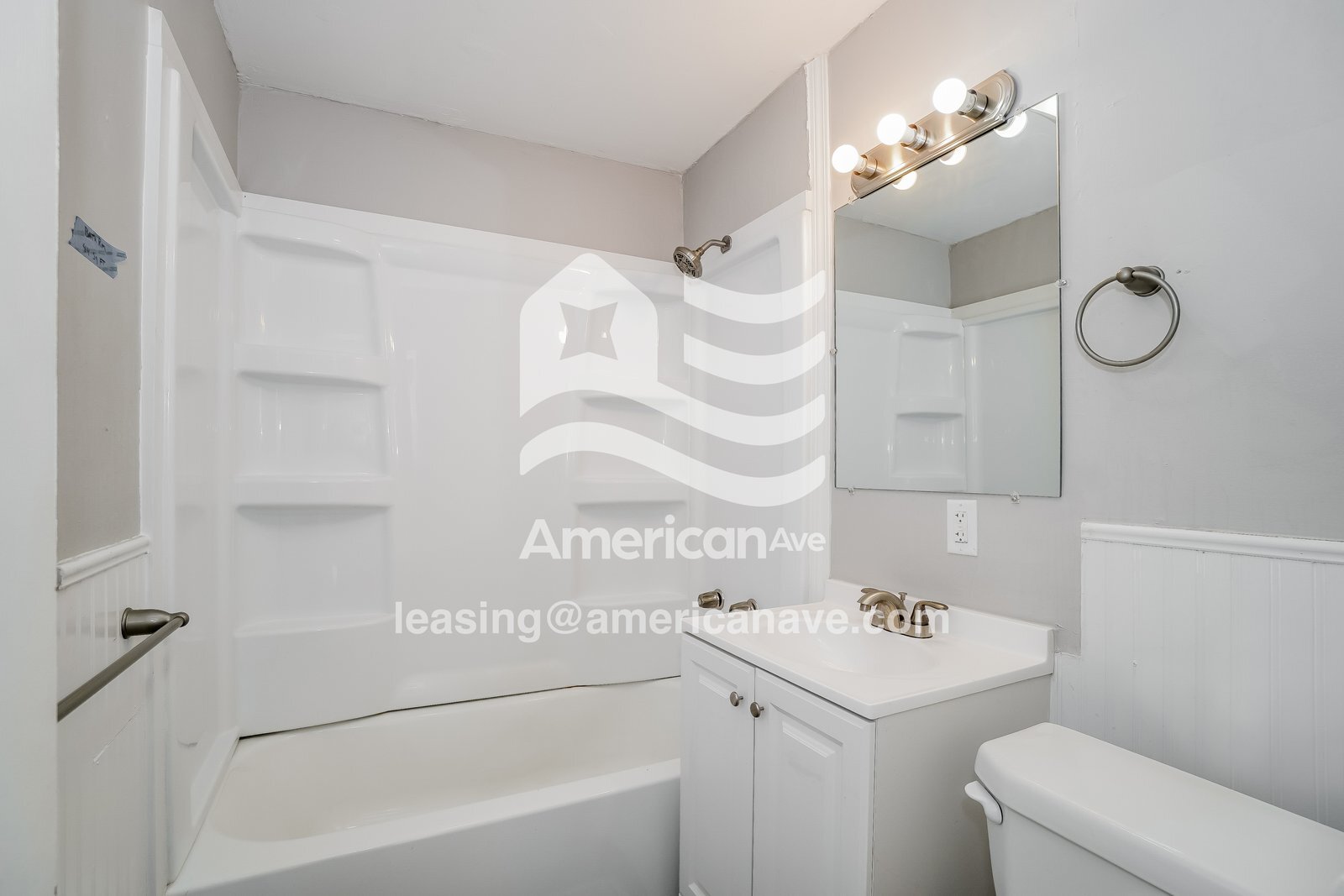 Building Photo - 602 King St