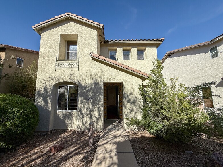 Building Photo - 2771 N Saramano Ln