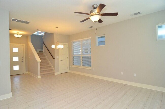 Building Photo - 2921 Bond Dr
