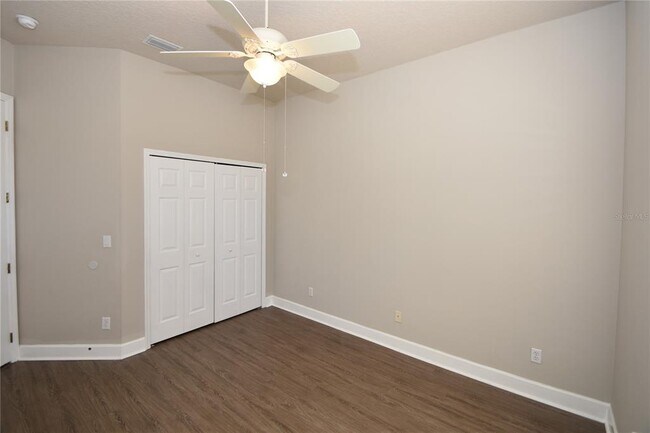 Building Photo - 16 Eastlake Dr