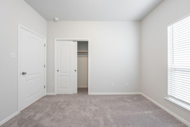 Building Photo - 4-Bedroom Temple Rental Near VA, Baylor Scott & White & Parks