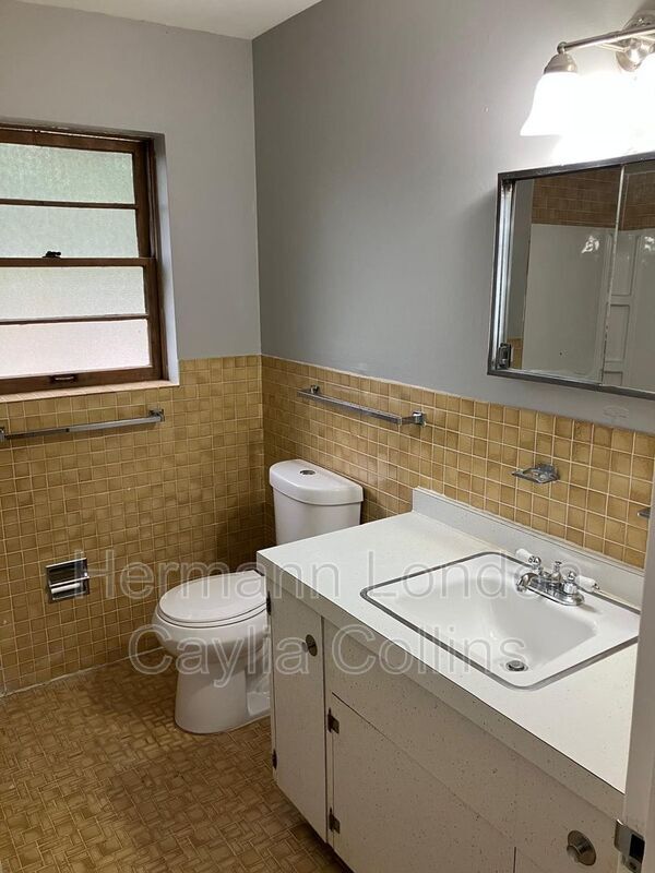 Building Photo - 3900 Roland Blvd