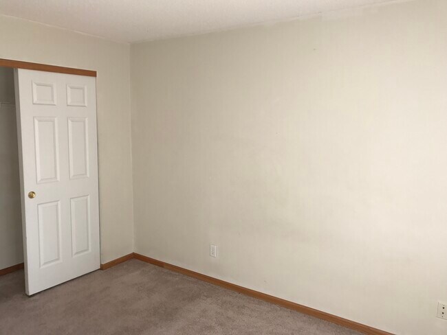 Building Photo - 676 Cobblestone Way