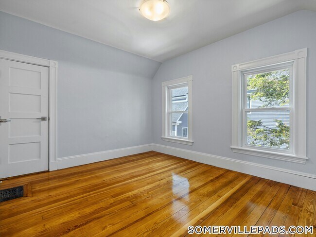 Building Photo - 57 Hawthorne St