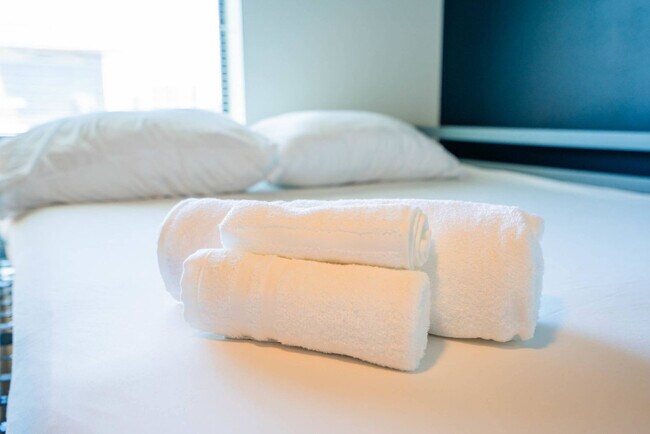 Building Photo - 333 E Roosevelt St