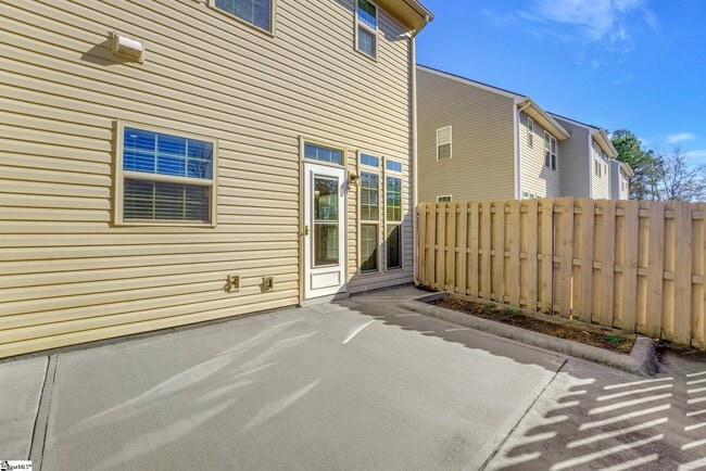 Building Photo - 446 Christiane Way