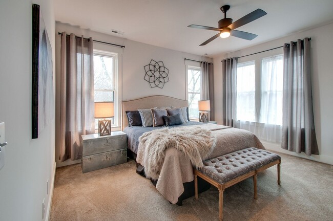 Building Photo - Amazing Location - 3 Bed, 2.5 Bath w/ Vaulted Ceilings and Covered Deck