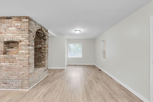 Building Photo - Fully Remodeled 4-Bedroom Home in Southern Lehigh School District