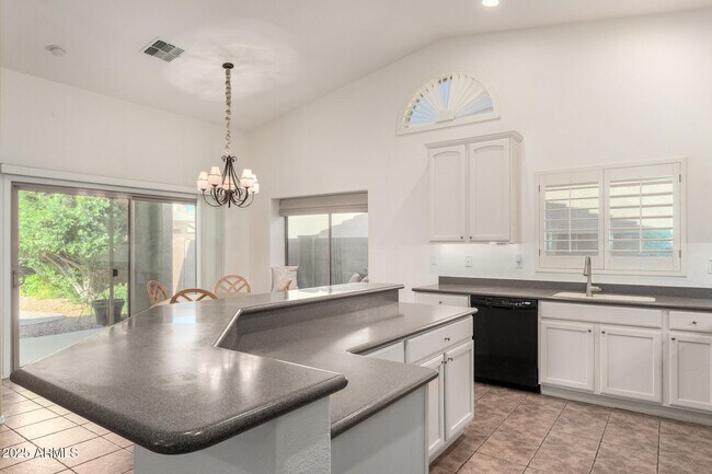 Building Photo - 44087 Granite Dr
