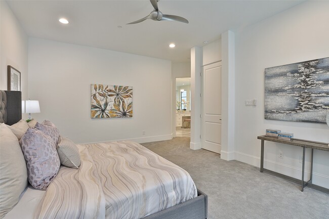 Building Photo - 4527 Graustark St