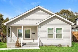 Building Photo - 2003 E Overton Rd