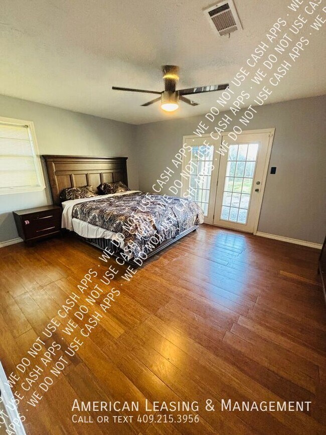 Building Photo - 1385 Howell St