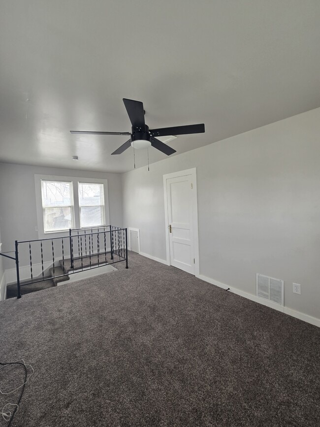 Building Photo - 250 Millwood N