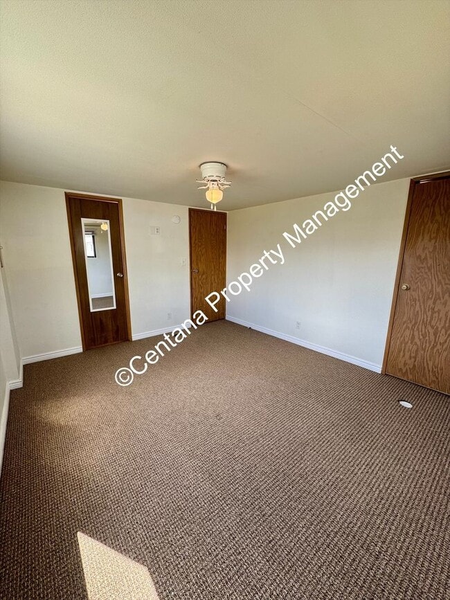 Building Photo - 3 bedroom 2 bathroom mobile home off of Co...