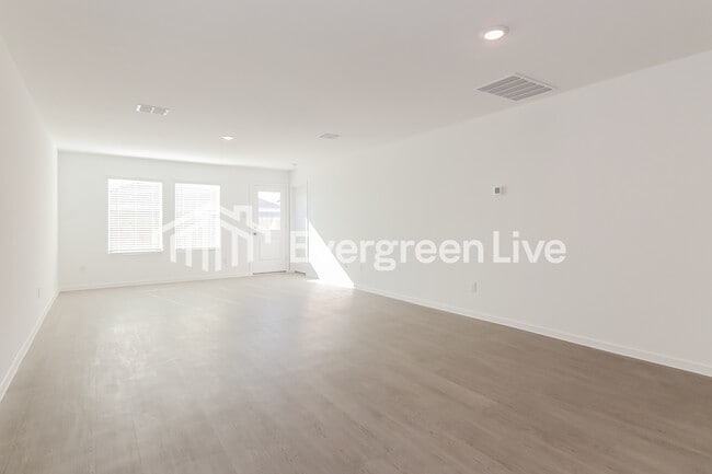 Building Photo - 920 Calley Pear Trl