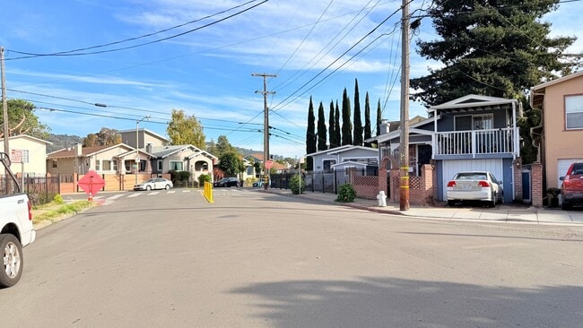 Building Photo - 3265 Liese Ave