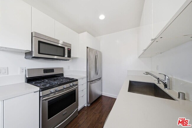 Building Photo - 510 Pacific Ave