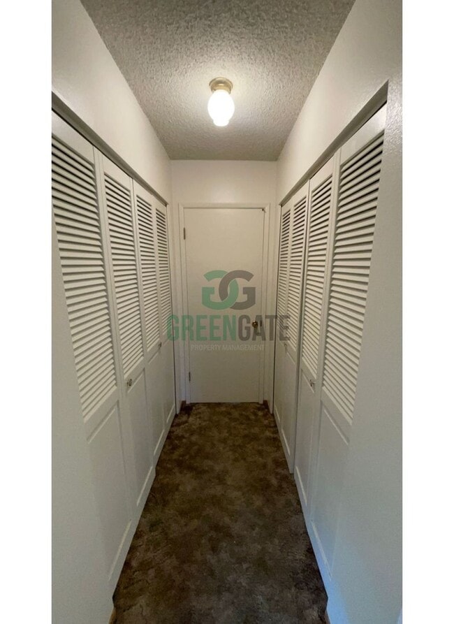 Building Photo - 925 Charleston Ave