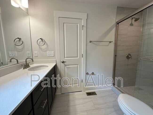 Building Photo - 129 Aurora Dr
