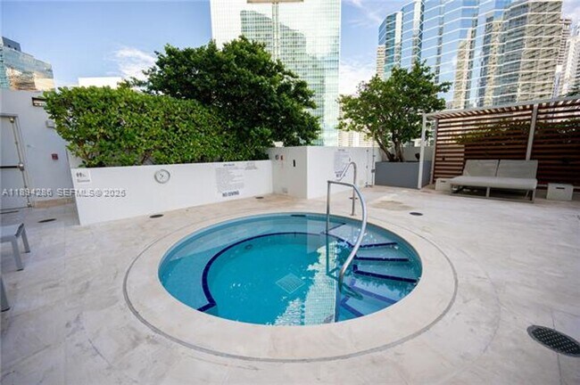 Building Photo - 1300 Brickell Bay Dr