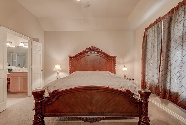 Building Photo - 2832 Gooseberry Dr